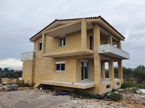 ΠΟΙΟΙ ΕΙΜΑΣΤΕ